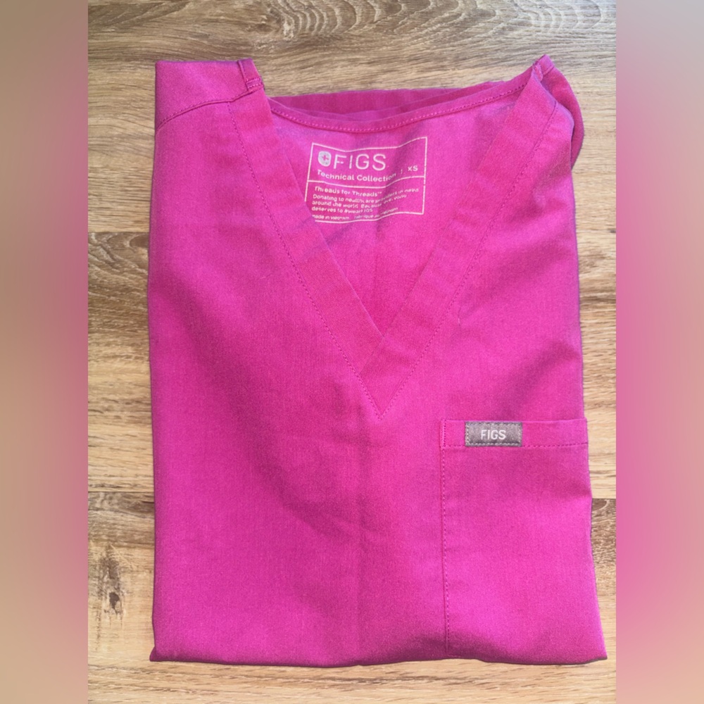 Catarina One-Pocket Scrub Top